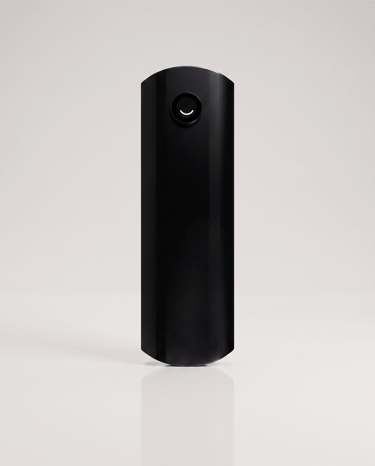 Toalheiro Térmico Smart ONE-S Thermolux na cor preta, com botão circular de controle integrado.
